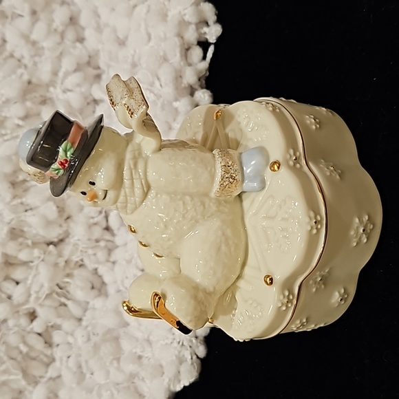 Lenox Music Box Snowman - Picture 2 of 12